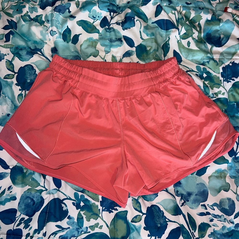 Lululemon Hotty Hot Low Rise Short 4"